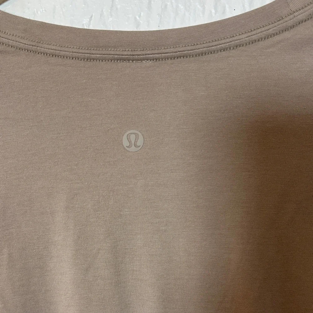 NWT Lululemon Athletica Long Sleeve Tee - Taupe Women Size 16 - Picture 7 of 7